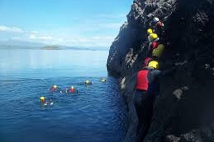Coasteering in Arrábida: Cliffs, Jumps & Wine Near Lisbon photo 2