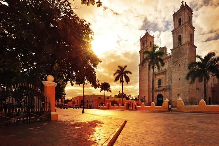 Chichen Itzá & Cenote Ik Kil Day Trip from Riviera Maya — Premium Small-Group Tour photo 2