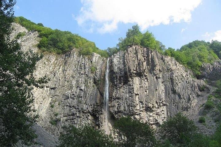 Afurdja Waterfall and Beshbarmag Day Trip from Baku — Quba Canyon Adventure