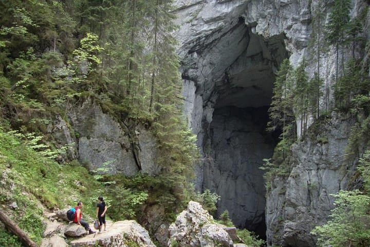 Explore Ponor Fortress: Romania's Largest Karst Cave Day Tour from Oradea
