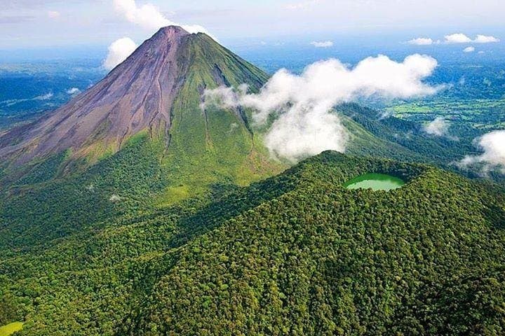 Arenal Volcano Hike: La Fortuna Day Hike to Old Lava Fields