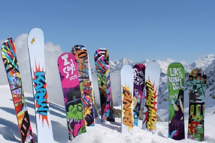 Banff Premium Snowboard Rental — Delivery and In-Room Fitting