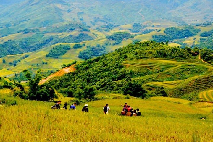 Sapa Day Trek: Muong Hoa Valley from Y Linh Ho to Ta Van photo 2