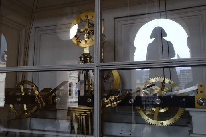 Inside Napoleon’s Tomb: Guided Tour of Les Invalides, Paris photo 3