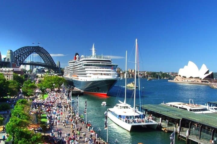 Private 6‑Hour Sydney Shore Excursion: Opera House, Bondi & Harbour Highlights