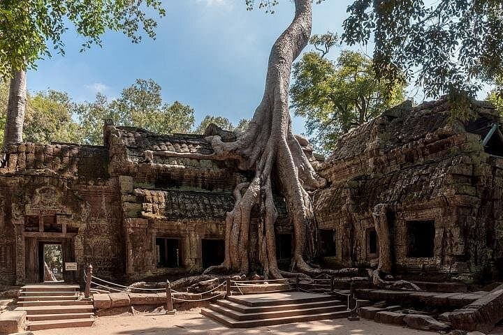 Full-Day Private Siem Reap Tour: Angkor Wat, Banteay Srei, Bayon & Ta Prohm Guide photo 2