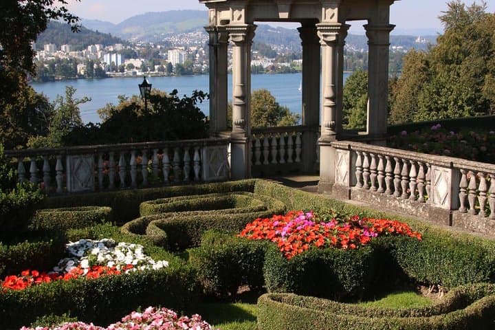 Lucerne Lakeside Villas: Private 4‑Hour Walking Tour of Lake Lucerne photo 2