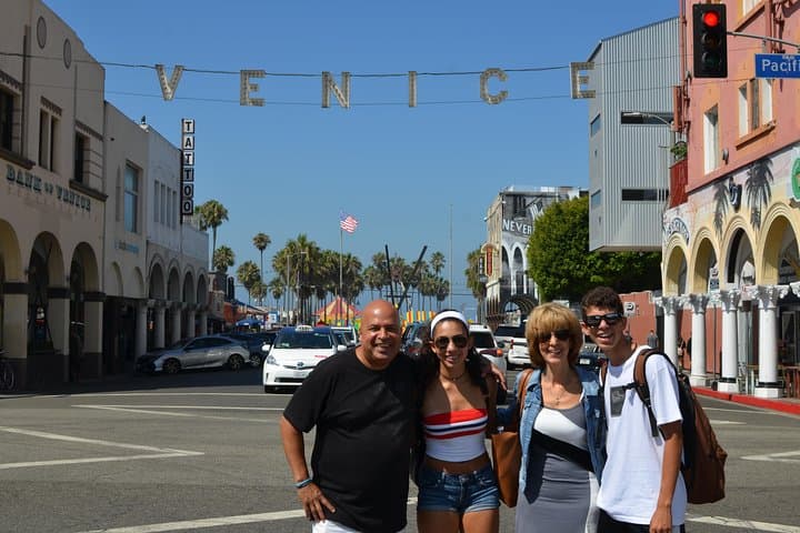 Los Angeles Full-Day Iconic Sights Tour: Hollywood, Beverly Hills & Beaches photo 5