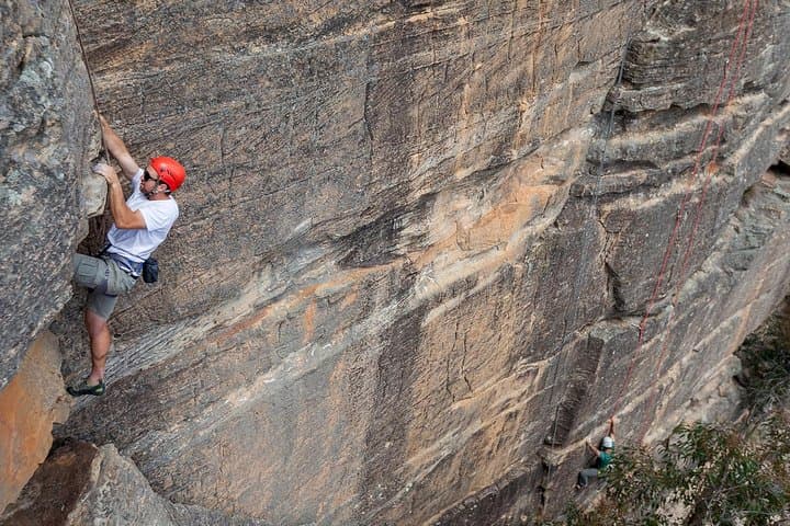 Full-Day Rock Climbing in the Blue Mountains: Katoomba Small-Group Adventure