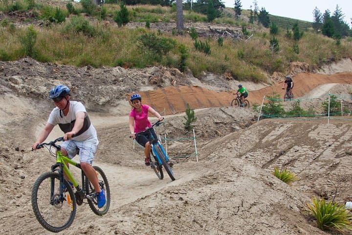 Beginner Downhill Mountain Biking Lesson at Christchurch Adventure Park photo 6