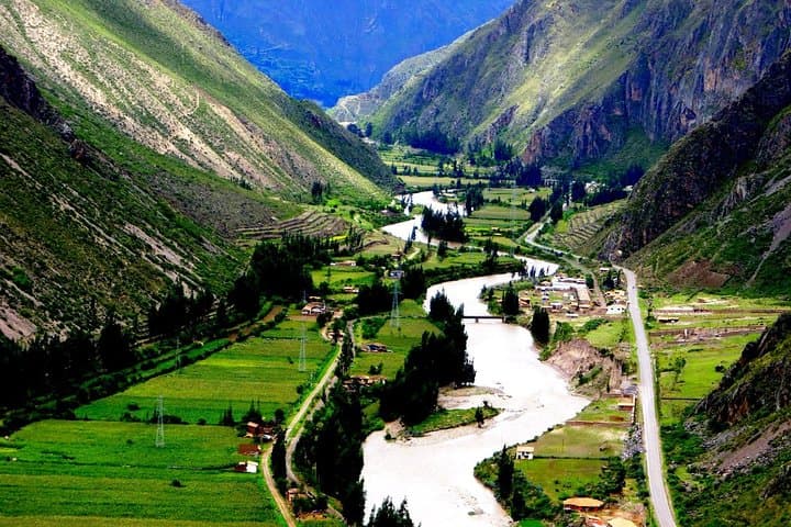 Sacred Valley Small-Group Tour from Cusco: Pisac, Ollantaytambo & Chinchero