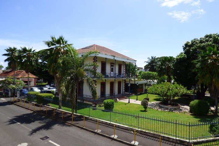 Papeete Walking Tour: Explore Tahiti’s Market, Colonial Streets and Local Life