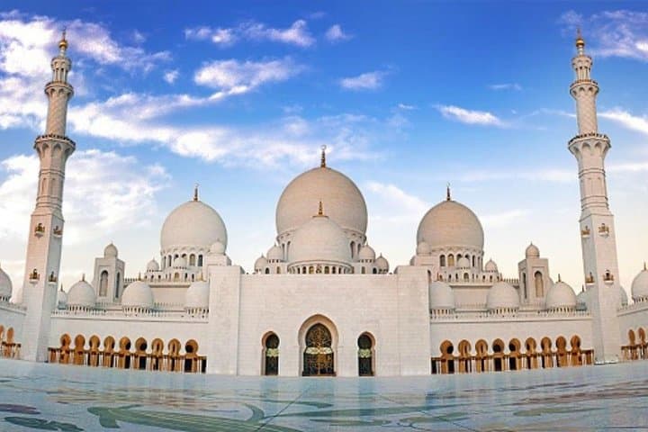 Half-Day Abu Dhabi Private Tour from Dubai: Grand Mosque, Corniche & Heritage Village