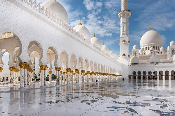 Full-Day Abu Dhabi City Tour from Dubai — Sheikh Zayed, Emirates Palace & Heritage Village