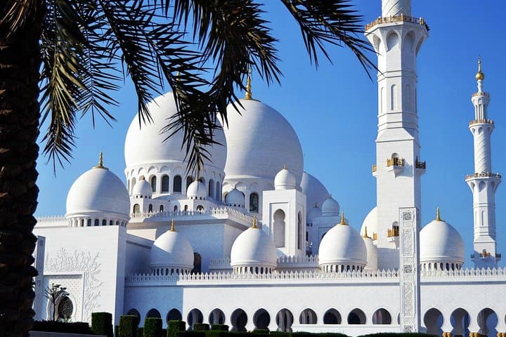 Full-Day Abu Dhabi City Tour from Dubai — Sheikh Zayed, Emirates Palace & Heritage Village photo 2