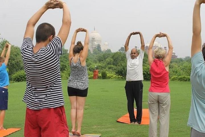 Sunrise Yoga with Taj Mahal View: One-Hour Class in Agra photo 2