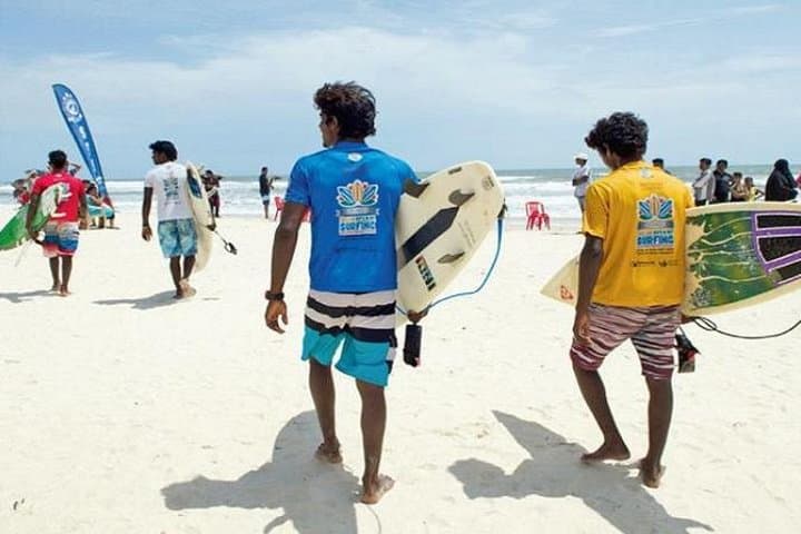 Learn to Surf and Stand‑Up Paddle at Chennai’s Kovalam Beach