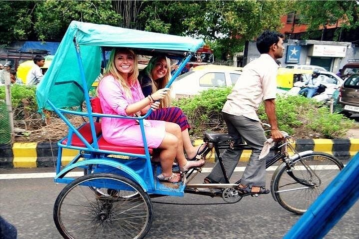 Bhogal Bazaar Walking Tour: Punjabi Food, Temples & Rickshaw Rides in Delhi photo 2