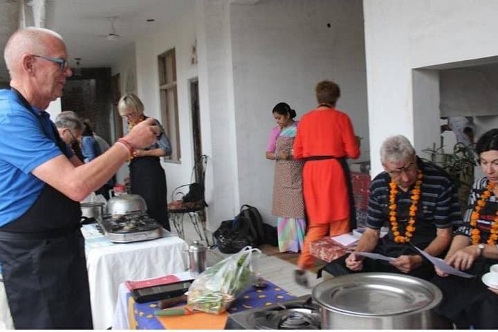 Jaipur Food Market Visit & Home-Style Rajasthani Cooking Experience