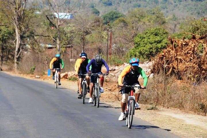 Guided Bicycle Tour of Bangalore Countryside: Nandi Hills, Temples & Farm Lunch