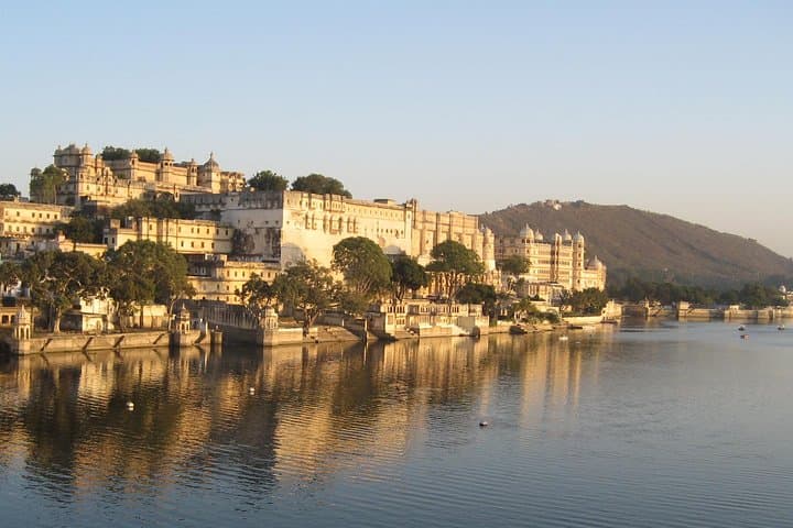 Blue City to Lake City: 4-Day Private Transfer from Jaipur to Jodhpur and Udaipur photo 2