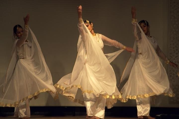 Straight from the Fire: Ghungroo Dinner & Dance Show in New Delhi