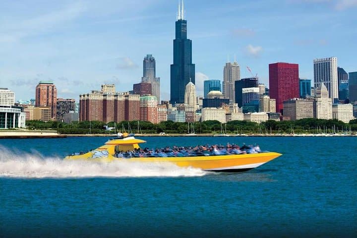Chicago Speedboat Tour: 30-Minute Lake Michigan Skyline Ride from Navy Pier