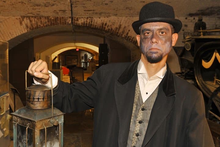 Key West Ghosts and Gravestones Trolley Tour: Haunted Old Town Night Ride photo 3