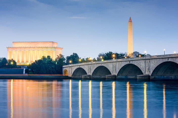 Washington DC Monuments by Moonlight Night Trolley Tour photo 4