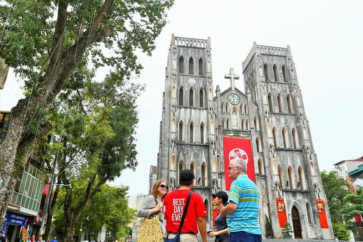 Hanoi Morning Highlights: Private Crowd-Free Half-Day City Tour