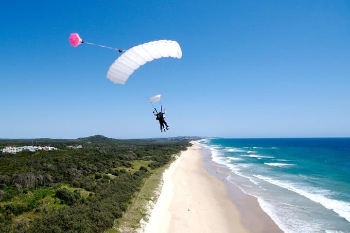 Noosa Tandem Skydive: 13,000ft Beach Landing over the Sunshine Coast