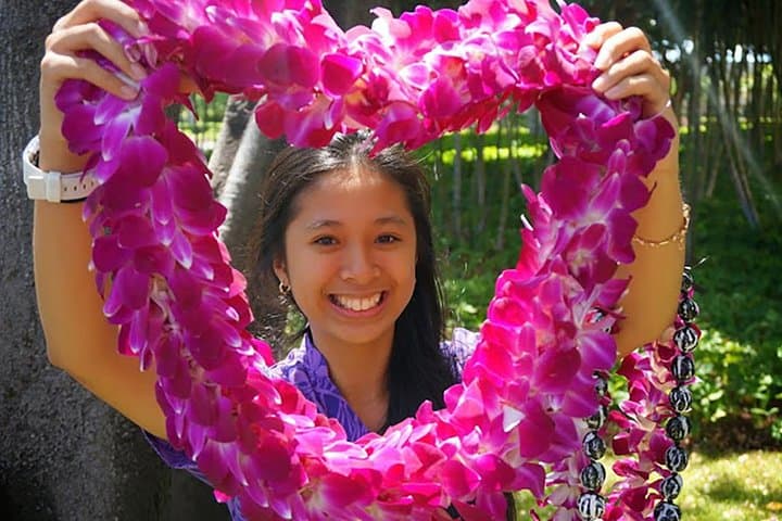 Kona Airport Lei Greeting: Start Your Big Island Trip with a Fresh Orchid Lei