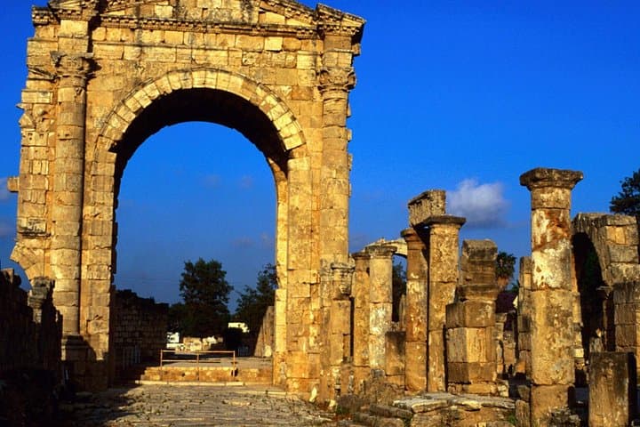 Private Day Tour from Beirut: Sidon’s Sea Castle and Tyre’s Roman Ruins