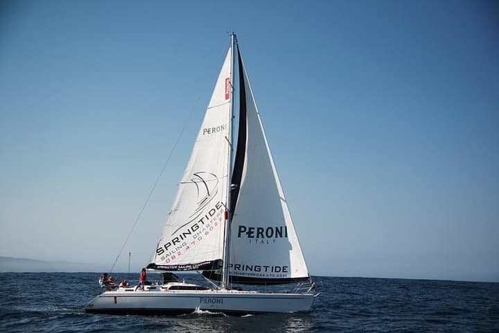 Knysna Day Sail & Lunch: 2.5-Hour Lagoon-to-Sea Charter