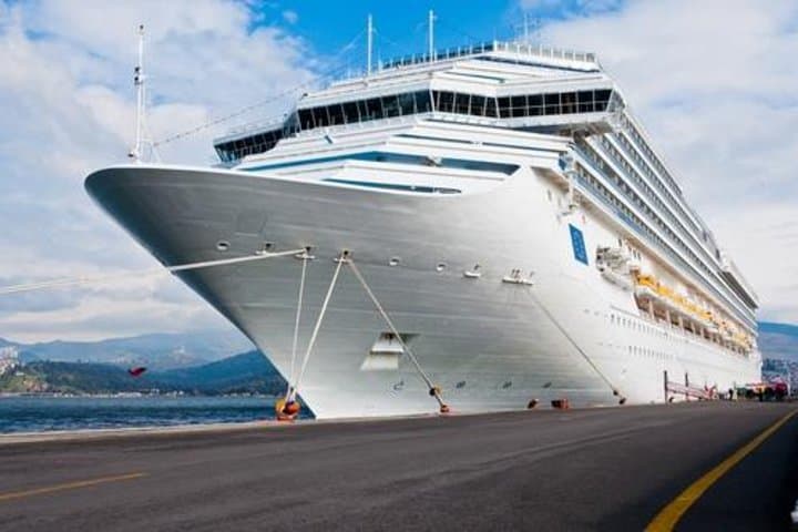 Private Dubai Port Transfer: Cruise Terminal to City Hotel — Fast, Reliable Ride photo 1