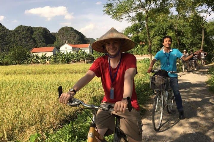 Hoa Lu & Tam Coc Day Trip: Sampan Boat Ride and Bicycle Through Ninh Binh Rice Fields photo 2