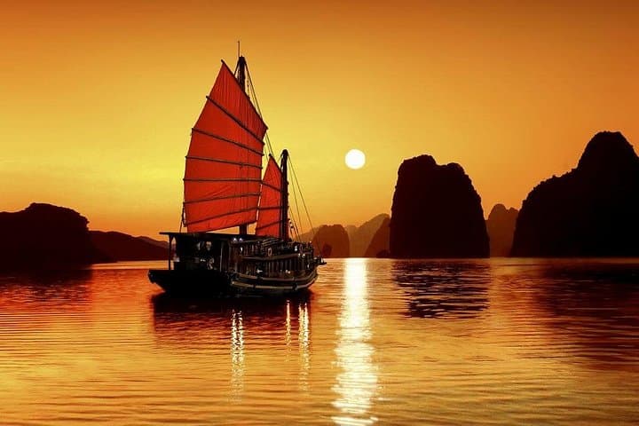 Hanoi to Halong and Sapa: 5-Day Train, Trek and Cruise Adventure photo 2