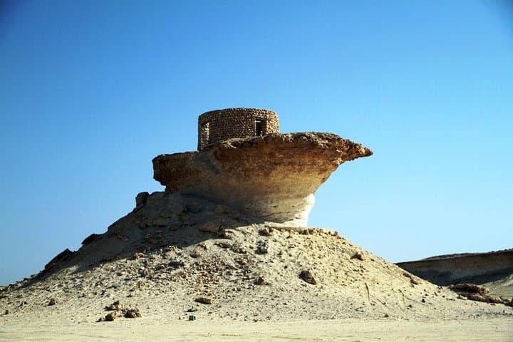 Dukhan & Zekreet West Coast Tour: Beaches, Serra Sculpture, and Oryx Encounters