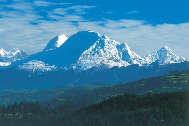 4-Day Huaraz Adventure: Llanganuco Lagoons, Yungay & Chavín from Lima