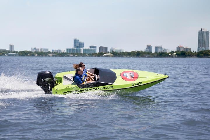 Drive a Speedboat Through Charleston Harbor: 2-Hour F13 Adventure