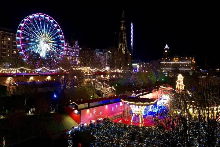 Edinburgh Christmas Lights Black Taxi Tour: Festive Evening Driving Tour photo 6