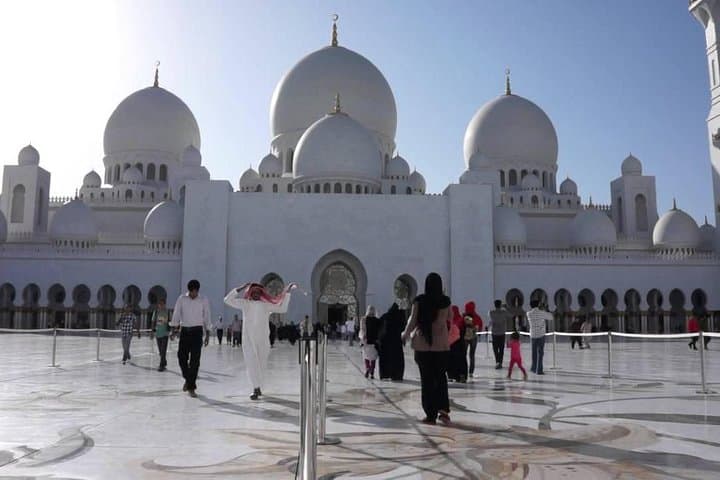 Private Abu Dhabi Day Tour from Ras Al Khaimah — Sheikh Zayed, Corniche & Yas Island photo 2