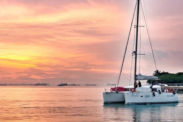 Singapore Sunset & Morning Catamaran Cruise to St John's and Lazarus Island photo 4