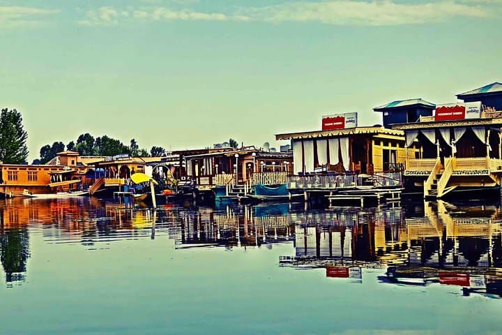 5-Day Private Kashmir Tour from Srinagar — Gulmarg, Pahalgam & Dal Lake photo 2