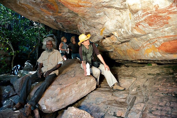 Injalak Hill Rock Art Day Tour from Jabiru — Arnhem Land Indigenous Guided Experience photo 3