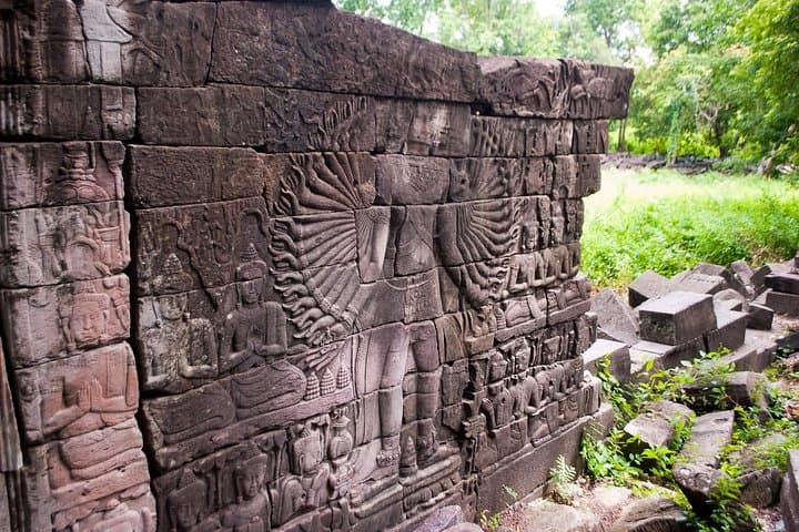 Explore Banteay Chhmar: Full-Day Private Temple Tour from Siem Reap