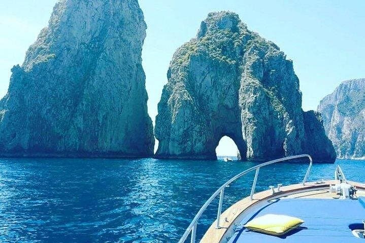 Capri Private Boat Tour from Naples or Sorrento — 6-Hour Coastline & Blue Grotto Experience photo 2