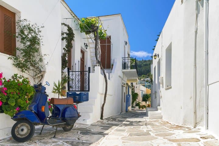 Explore Mykonos Old Town: Private 2.5-Hour Walking Tour of Chora & Little Venice photo 1