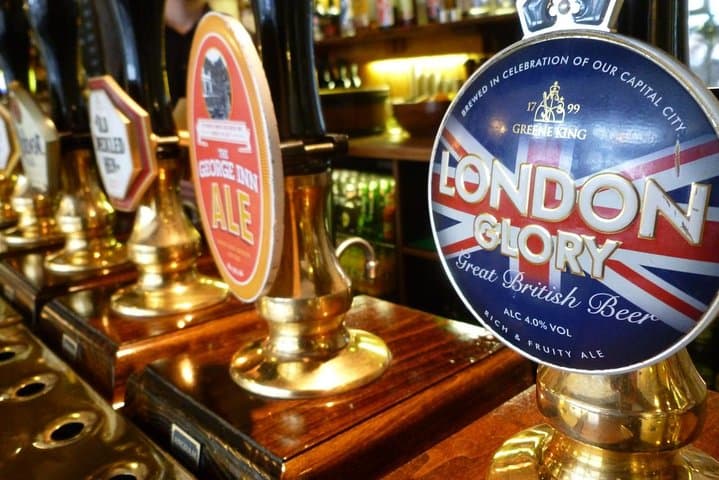 London Historical Pubs Walking Tour — Small-Group City Pub Crawl photo 4