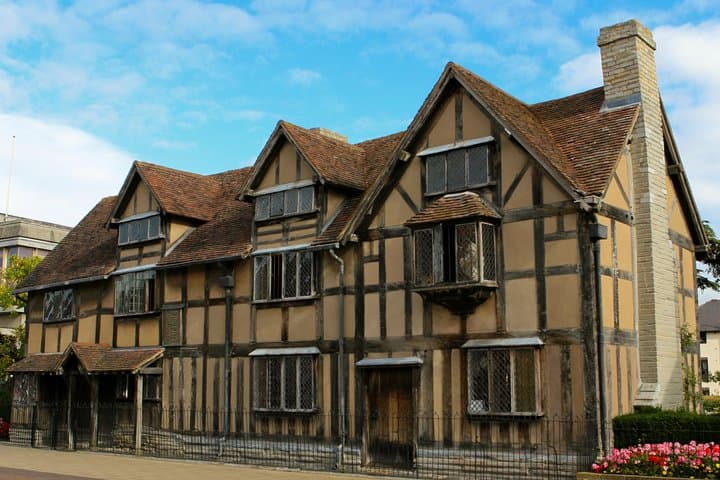 Warwick Castle, Stratford, Oxford & Cotswolds Day Tour from London photo 3